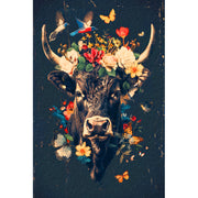 Koe met bloemen