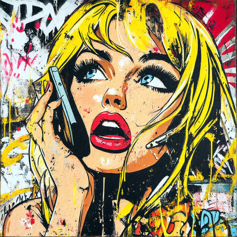 Frau mit Telefon - Redro