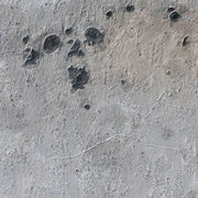 Mädchen sitzend Graffiti