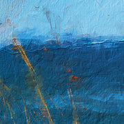 Mädchen mit Hund am Strand III