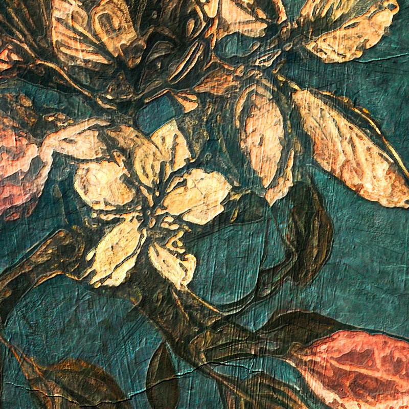 Vrouw in een jurk met bloemen en vogels