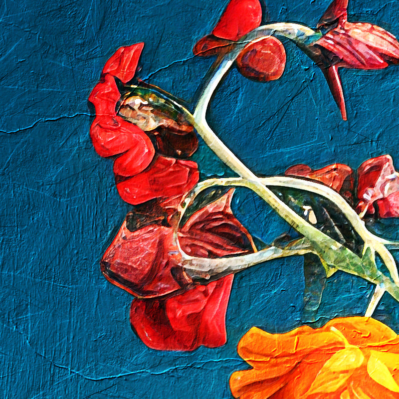 Blumen in türkisfarbener Vase