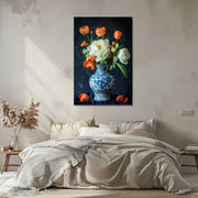 Blauwe vaas met tulpen