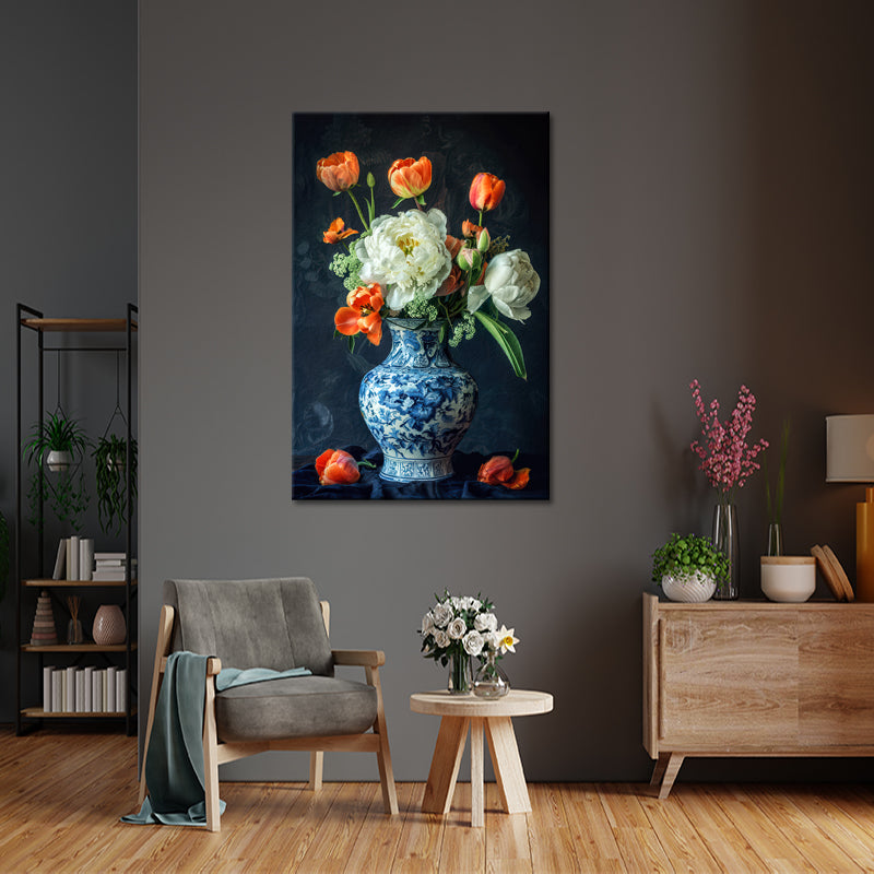 Blauwe vaas met tulpen