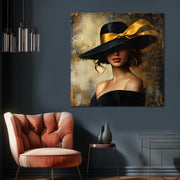 Frau mit Hut - Gold