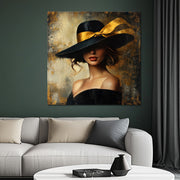 Frau mit Hut - Gold