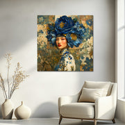 Vrouw met blauwe bloemen