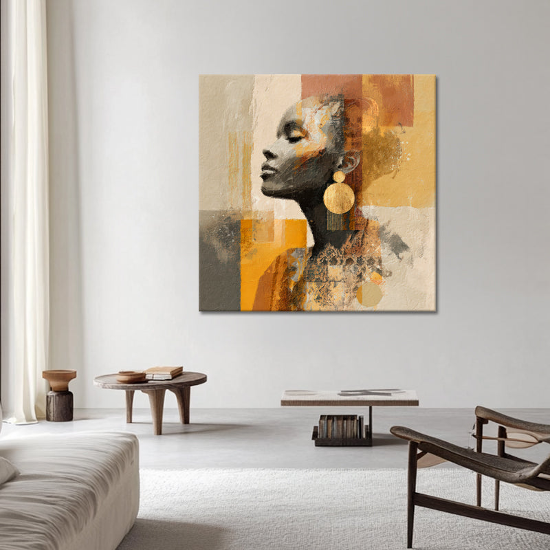 Afrikanische Frau in Gold
