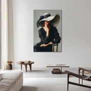 Frau mit elegantem Hut