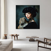 Portret van vrouw met luipaard