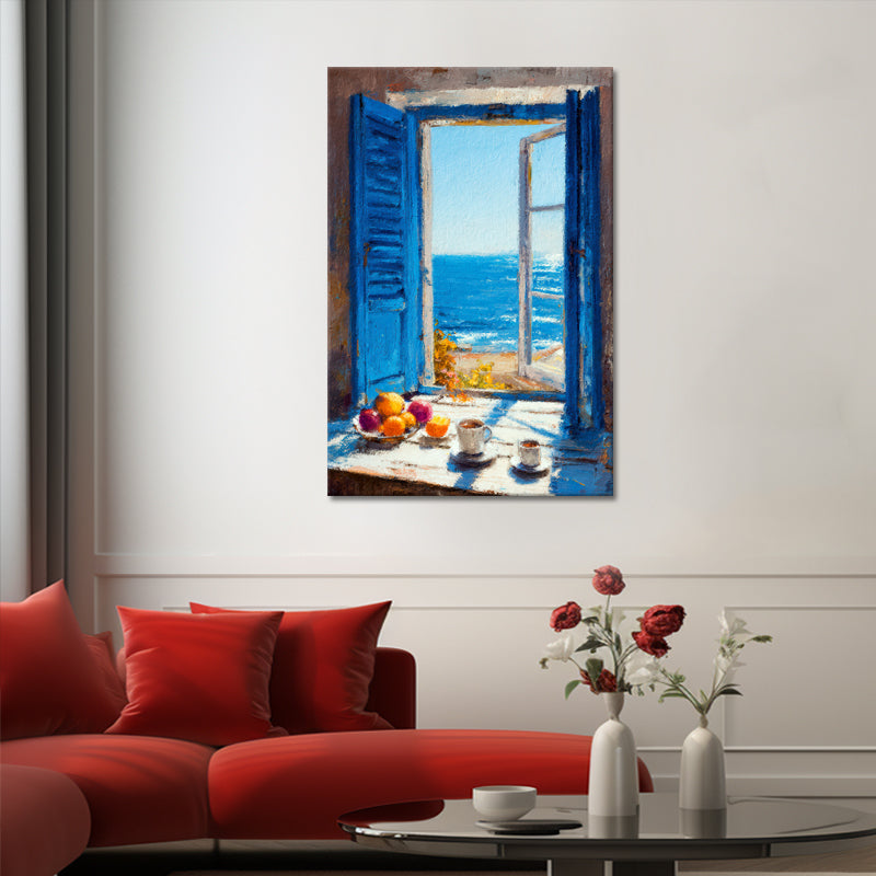 Raam met blauwe luiken