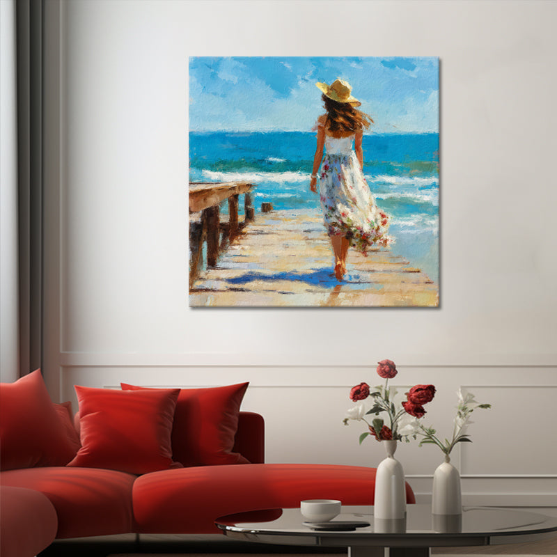 Frau im weißen Kleid am Strand