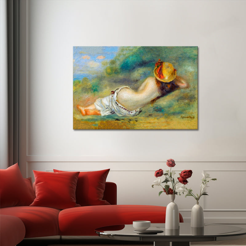 De Paille Or Femme Couchée Sur L’herbe - August Renoir
