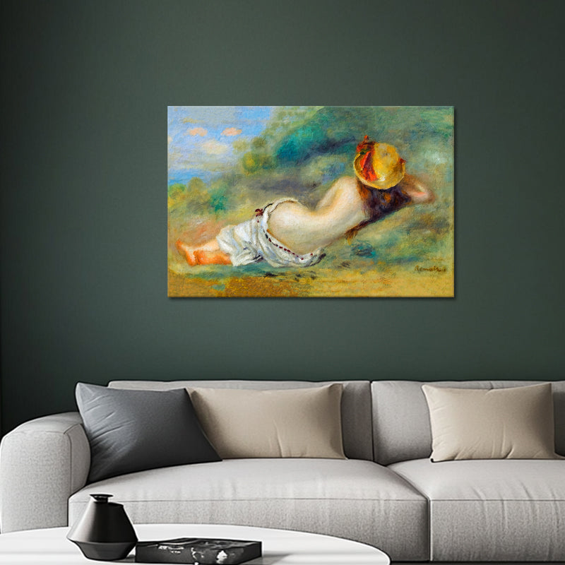 De Paille Or Femme Couchée Sur L’herbe - August Renoir