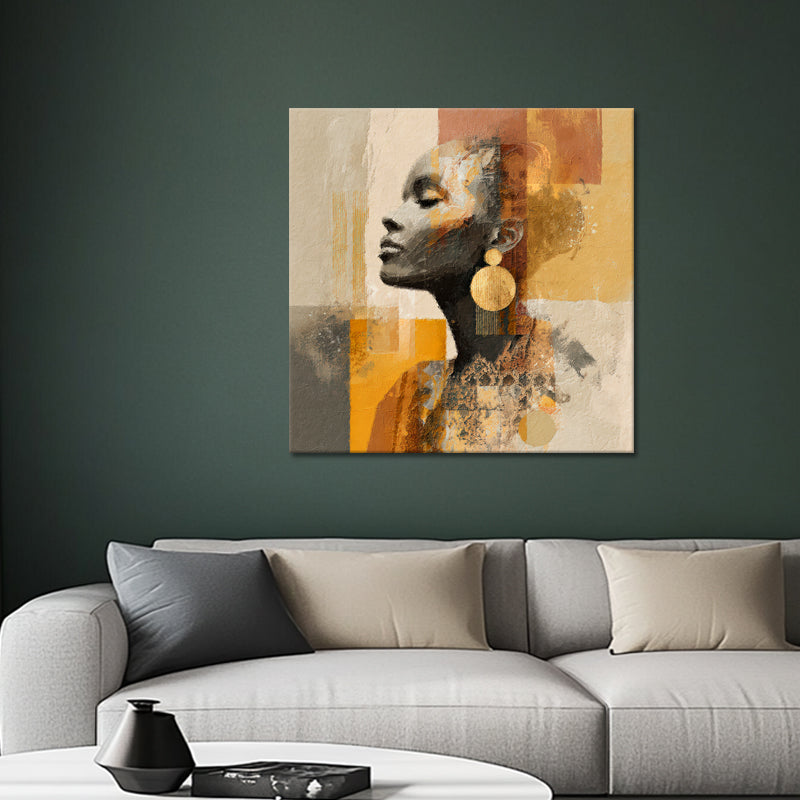 Afrikanische Frau in Gold