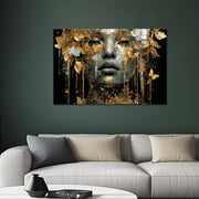 Vrouw met gouden vlinders