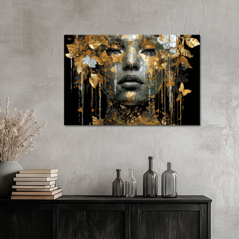 Vrouw met gouden vlinders
