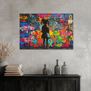 Mädchen vor Wand-Graffiti