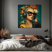 Frau mit Sonnenbrille und Kopfhörern