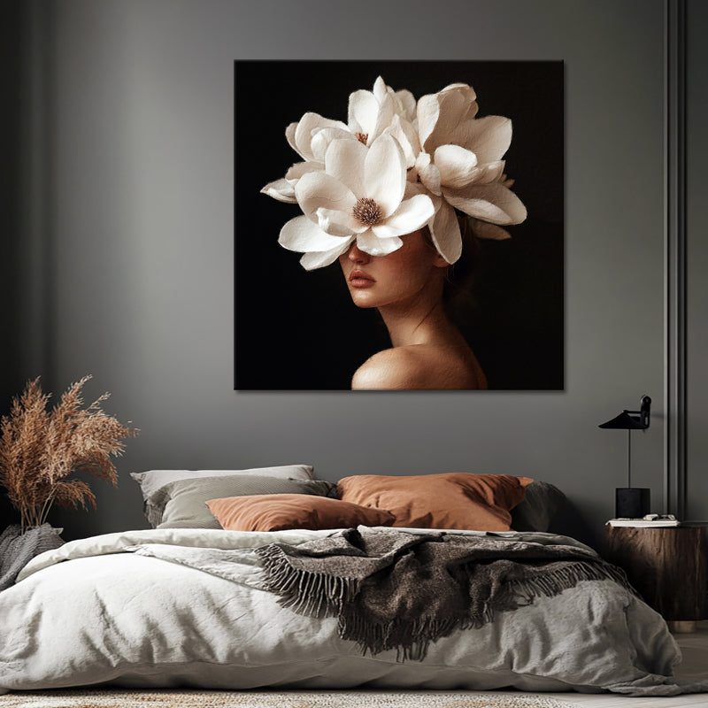 Frau mit weißer Magnolie
