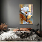 Weiße Blume in Gold II