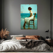Meisje in Witte Jurk op Strand