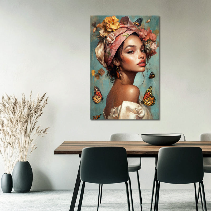 Schöne Frau mit Blumen und Schmetterlingen