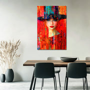 Vrouw met hoed in rood