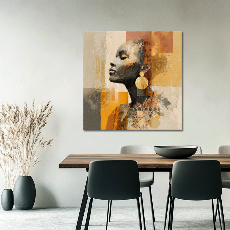 Afrikanische Frau in Gold