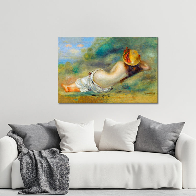 De Paille Or Femme Couchée Sur L’herbe - August Renoir