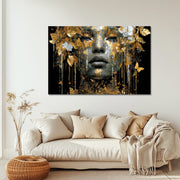 Vrouw met gouden vlinders