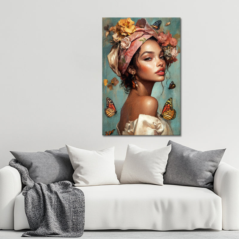 Schöne Frau mit Blumen und Schmetterlingen