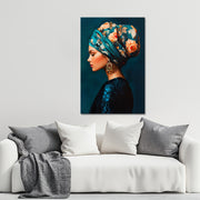Eine Frau mit einem Turban mit Blumen
